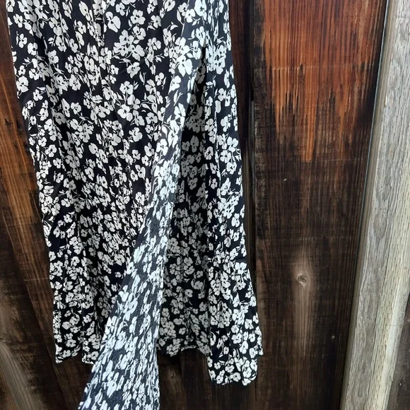 Reformation Black and White Floral Midi Skirt - Picture 6 of 7